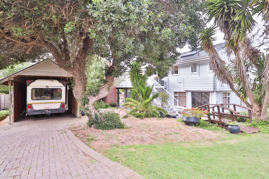4 Bedroom Property for Sale in Stilbaai Wes Western Cape